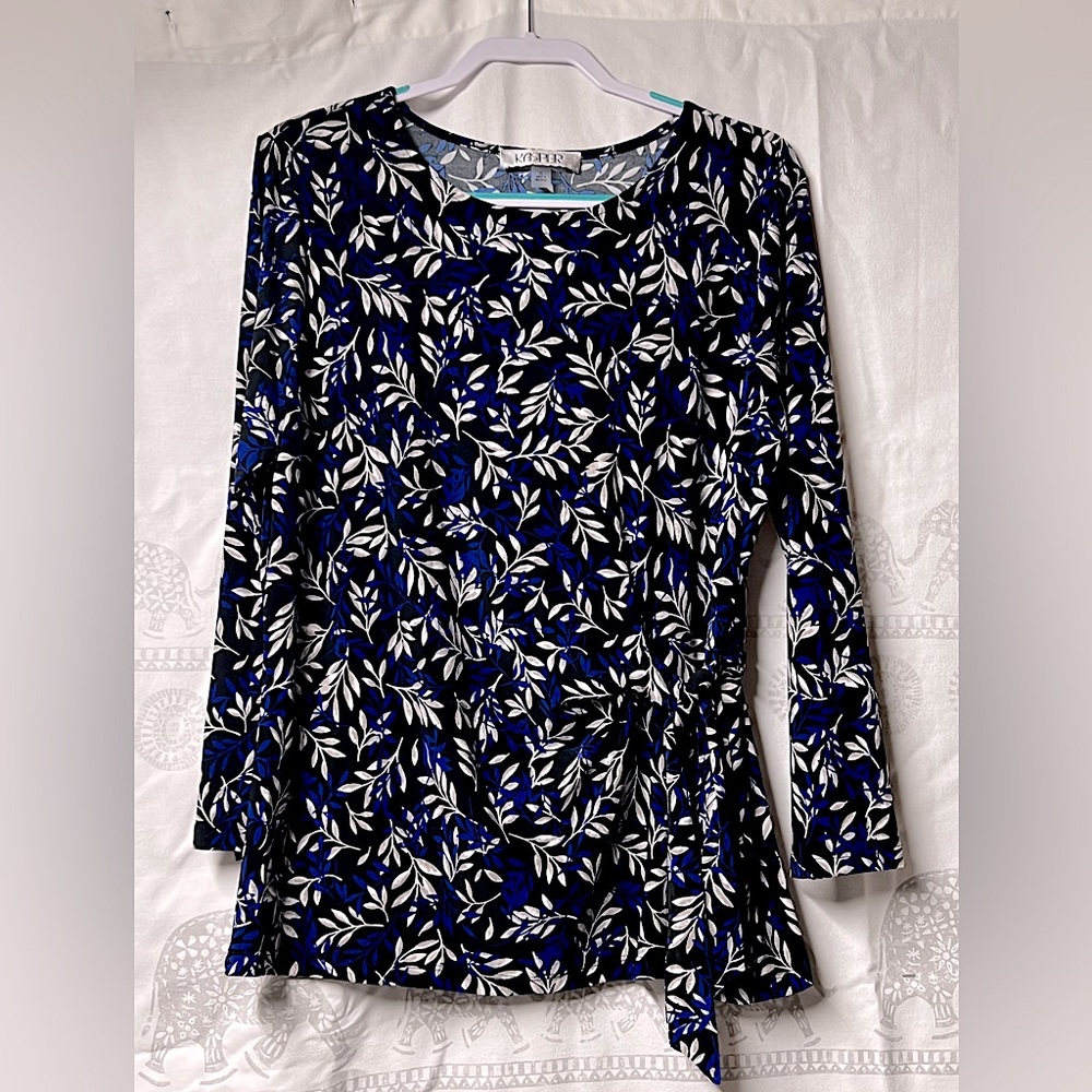 Kasper Leaf Patterned Side-Tie Top XL
